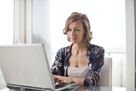 The Shopify Seller's Guide to Instagram Advertising: Boosting Online Sales